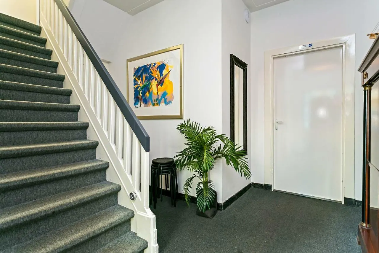 Guesthouse Living & Sleeping Eindhoven Bed & Breakfast